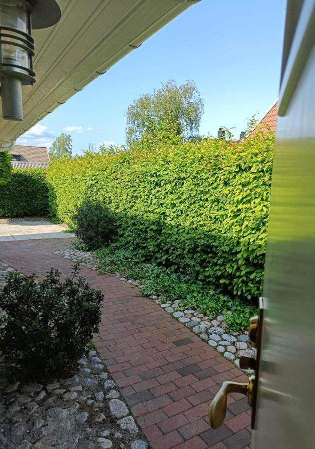 Havsnaera Nyrenoverat Centralt I Båstad Exterior foto